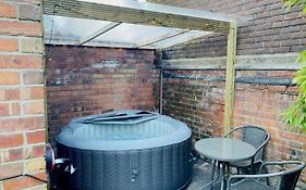 Victoria Terrace - Luxury Apartment With Hot Tub